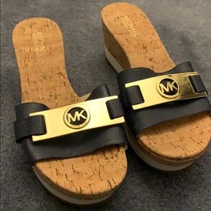 Michael Kors women’s shoes clogs beautiful!